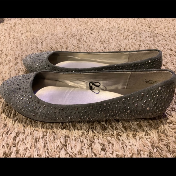Shiny studded charcoal gray flats - Picture 4 of 4